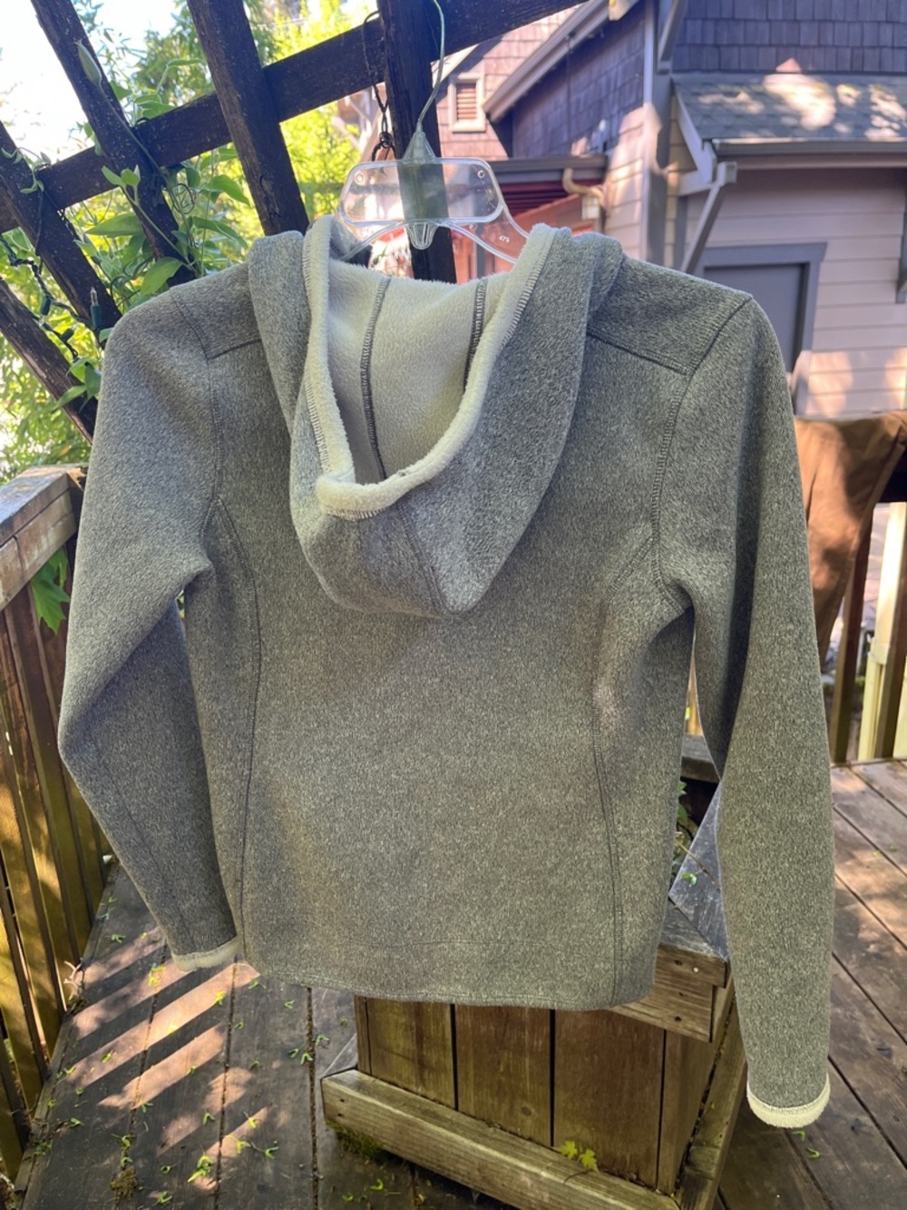 The North Face Gray Hooded Fleece Jacket women’s size small - Picture 6 of 11